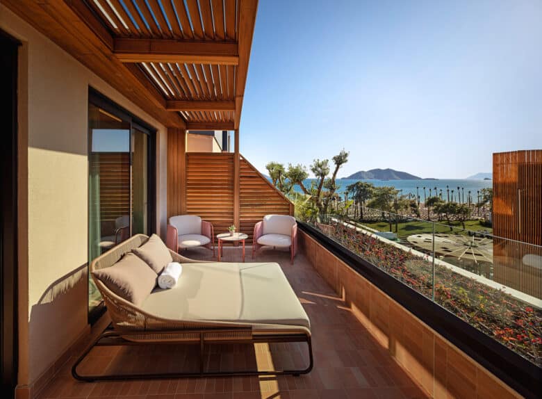 XO Cape Arnna Jacuzzi Suite