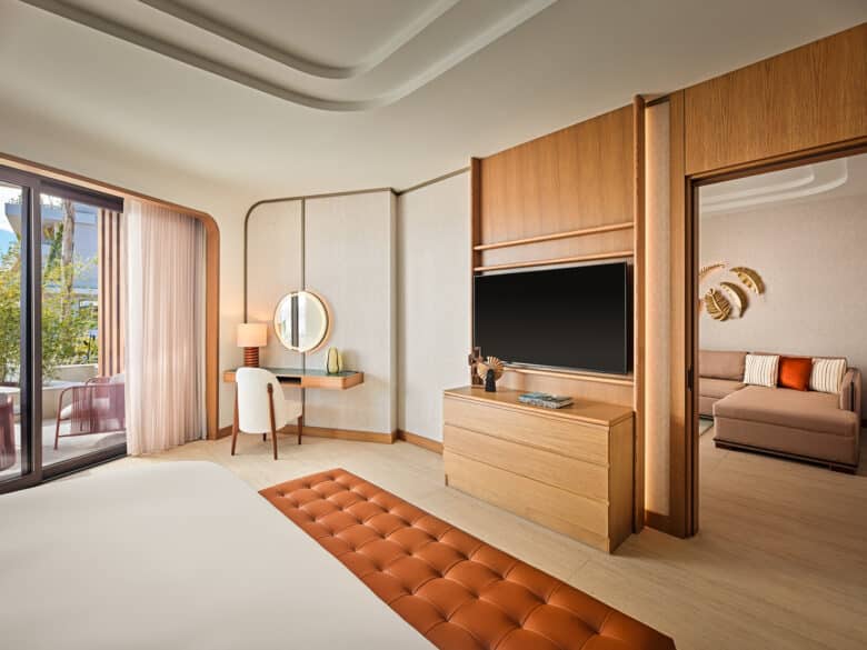 XO Suite No:4