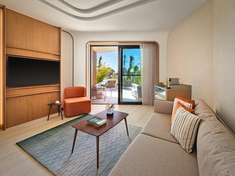 XO Suite No:4