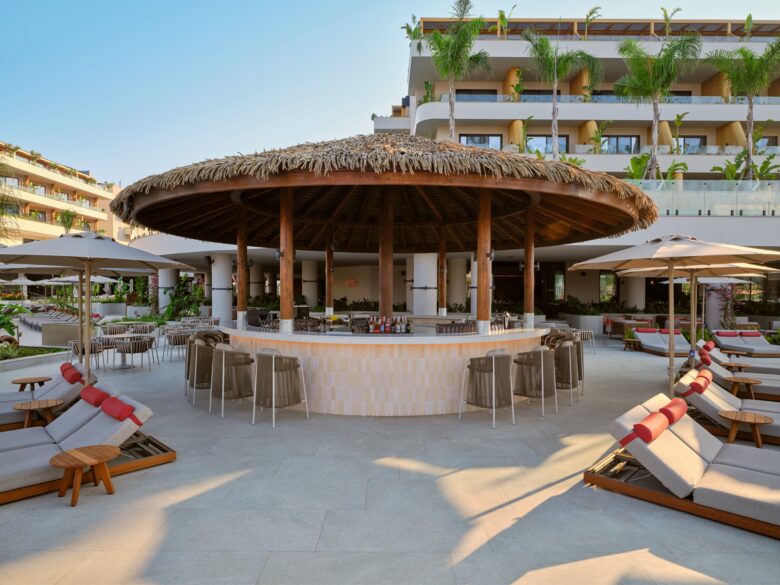 Adult Pool Bar